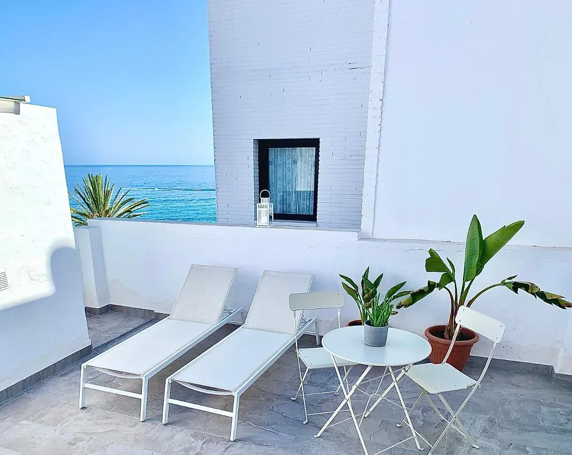 Easy Nerja Beach House contacts